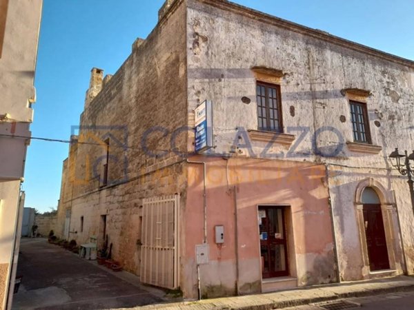 locale commerciale in vendita a Casarano