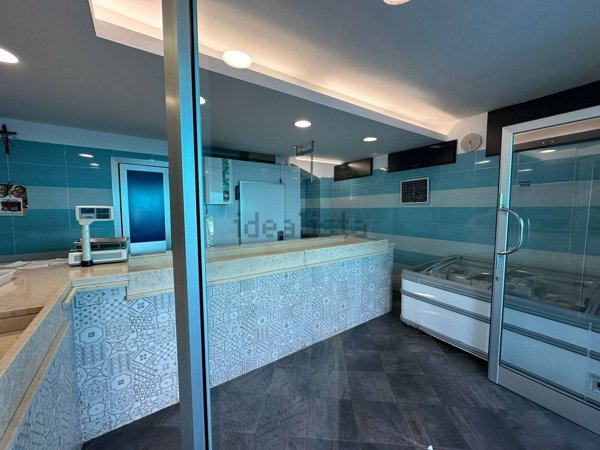 locale commerciale in vendita a Casarano