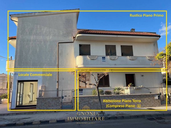 casa indipendente in vendita a Casarano