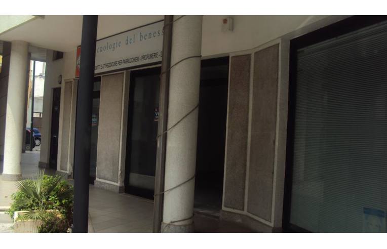 locale commerciale in vendita a Casarano