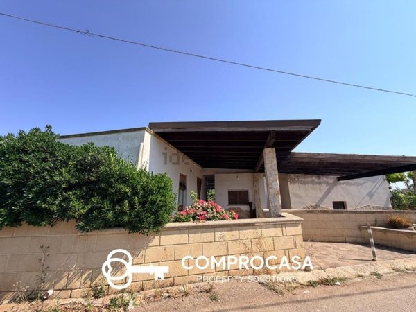 casa indipendente in vendita a Casarano