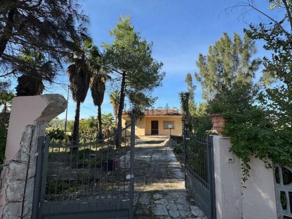 casa indipendente in vendita a Casarano