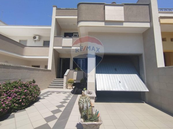 casa indipendente in vendita a Castri di Lecce