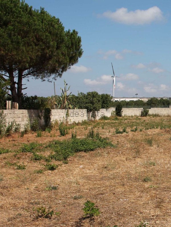 terreno edificabile in vendita a Castri di Lecce