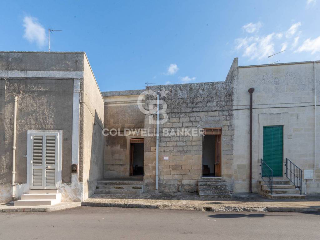 casa indipendente in vendita a Castrignano de' Greci