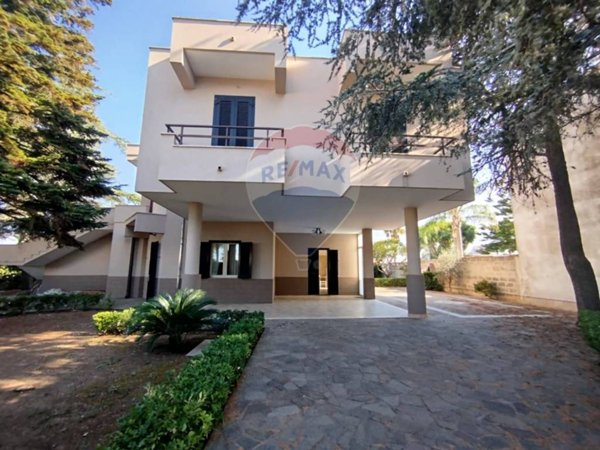 casa indipendente in vendita a Castrignano de' Greci