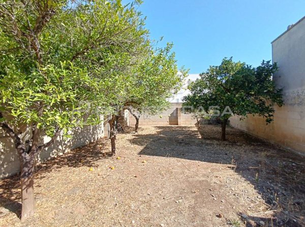 casa indipendente in vendita a Castrignano de' Greci