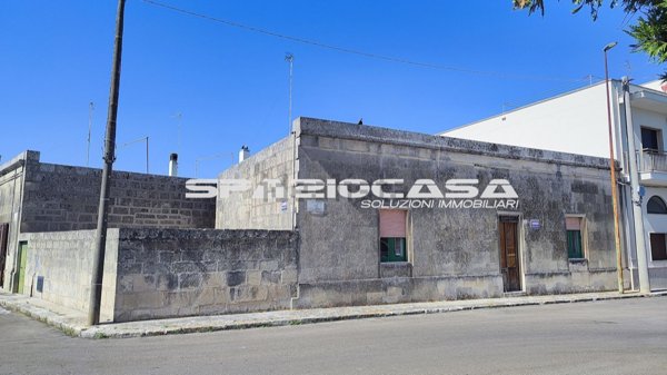 casa indipendente in vendita a Castrignano de' Greci