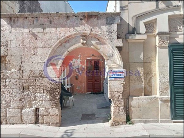 casa indipendente in vendita a Castrignano de' Greci