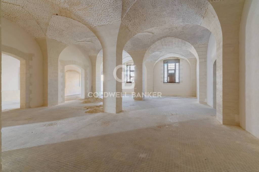 negozio in vendita a Castrignano de' Greci