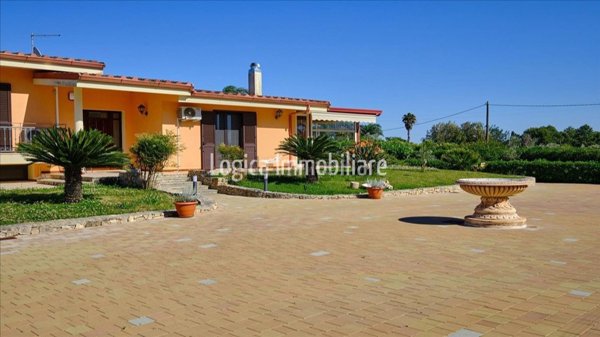 casa indipendente in vendita a Castrignano de' Greci
