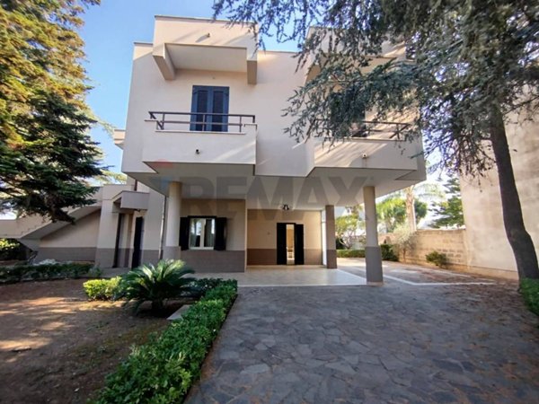 casa indipendente in vendita a Castrignano de' Greci