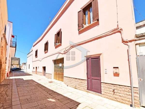 casa indipendente in vendita a Castrignano del Capo in zona Giuliano di Lecce