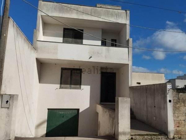 esavano in vendita a Castrignano del Capo
