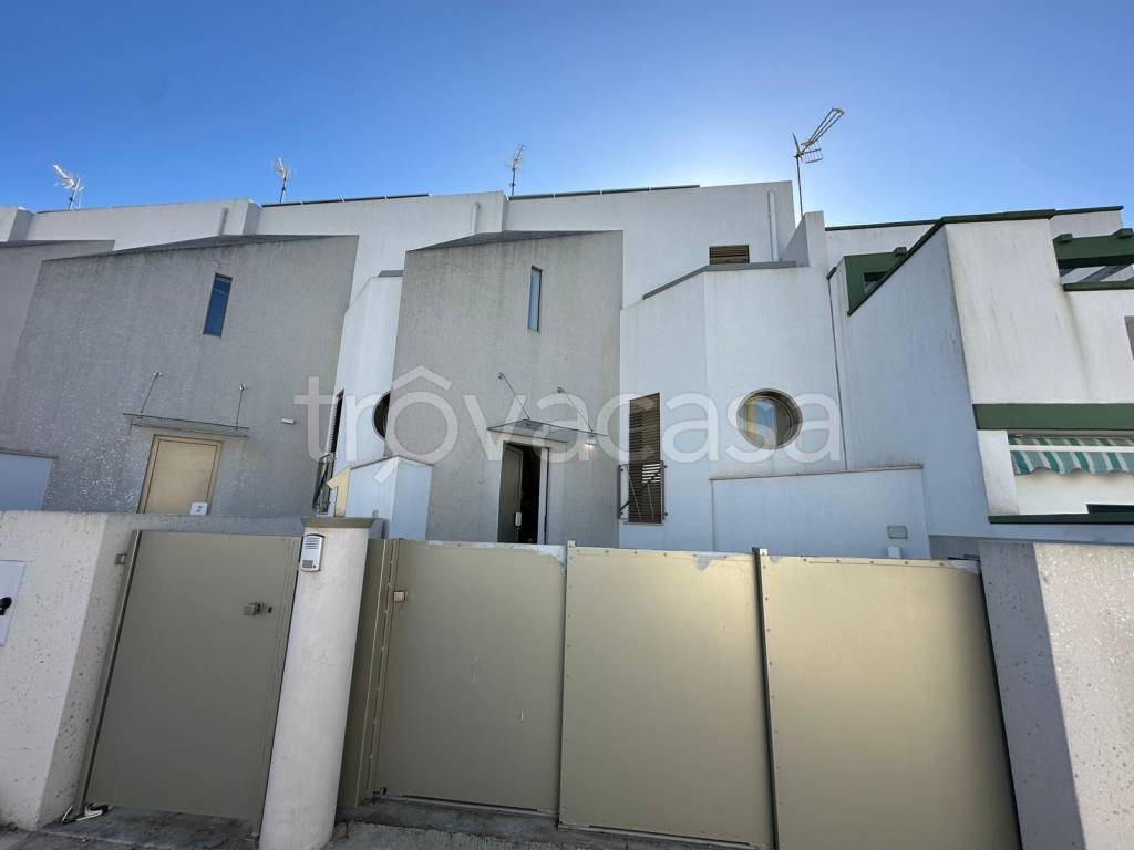 appartamento in vendita a Castrignano del Capo in zona Santa Maria di Leuca