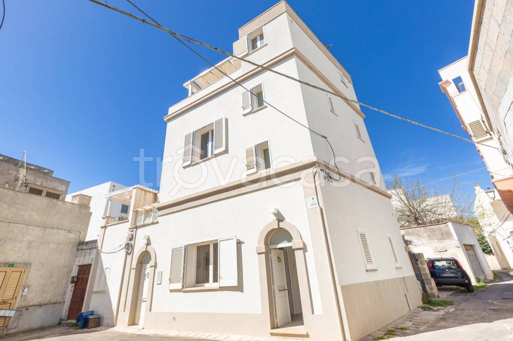casa indipendente in vendita a Castrignano del Capo in zona Santa Maria di Leuca