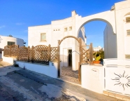 casa indipendente in vendita a Castrignano del Capo in zona Santa Maria di Leuca