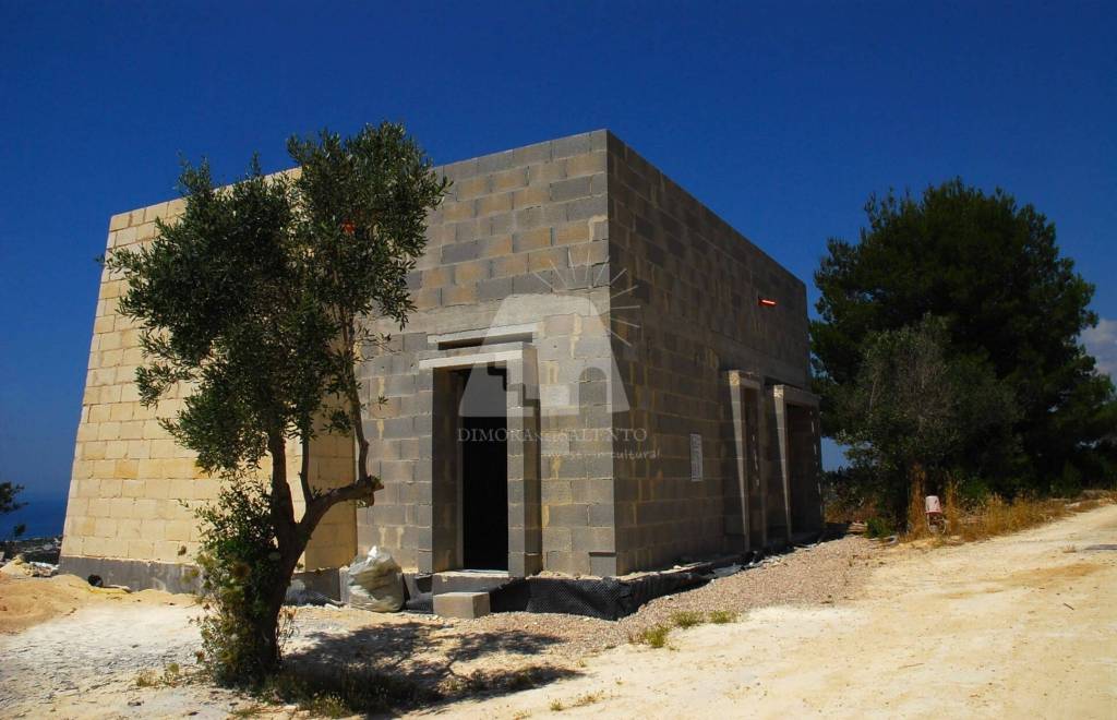 casa indipendente in vendita a Castrignano del Capo in zona Santa Maria di Leuca