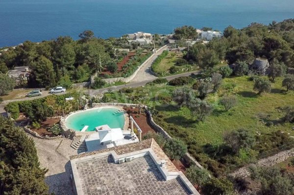 casa indipendente in vendita a Castrignano del Capo in zona Santa Maria di Leuca