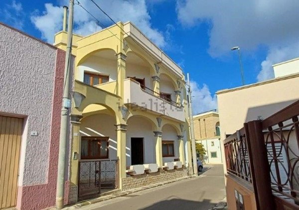 casa indipendente in vendita a Castrignano del Capo in zona Salignano