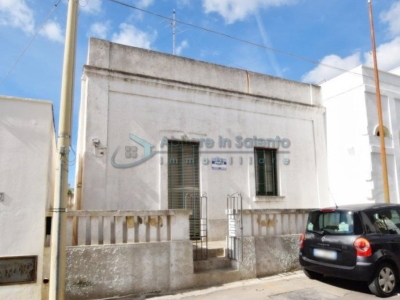 casa indipendente in vendita a Castrignano del Capo