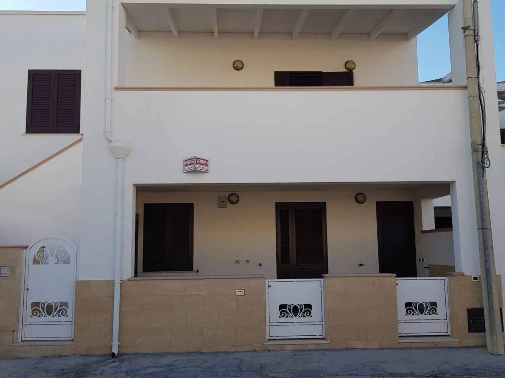 appartamento in vendita a Castrignano del Capo in zona Santa Maria di Leuca