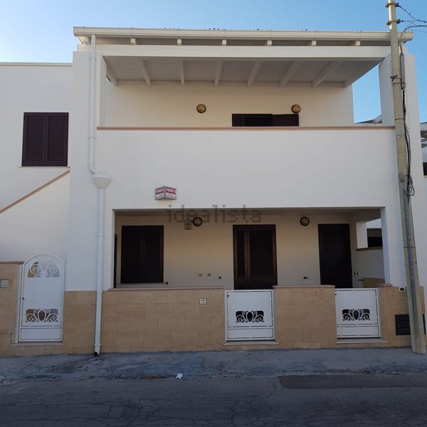 appartamento in vendita a Castrignano del Capo in zona Santa Maria di Leuca