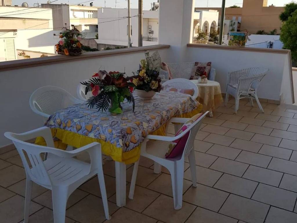 appartamento in vendita a Castrignano del Capo in zona Santa Maria di Leuca