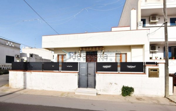 casa indipendente in vendita a Castrignano del Capo