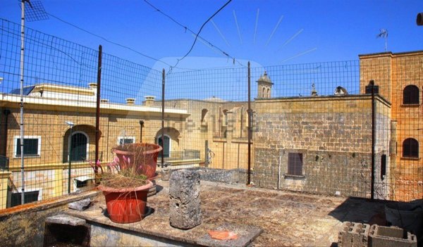 casa indipendente in vendita a Castrignano del Capo in zona Salignano