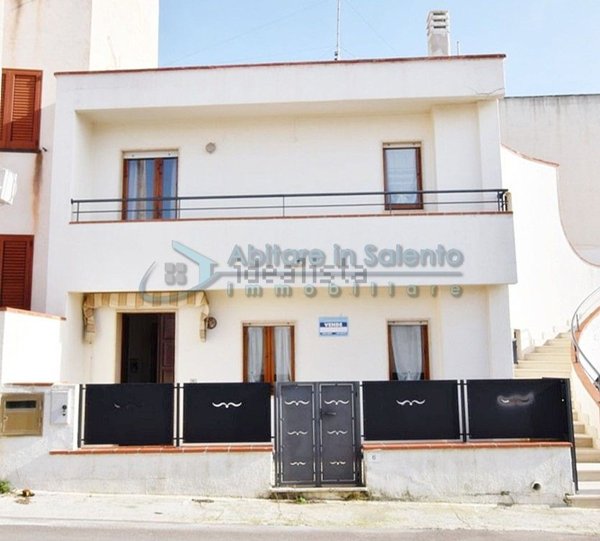 casa indipendente in vendita a Castrignano del Capo