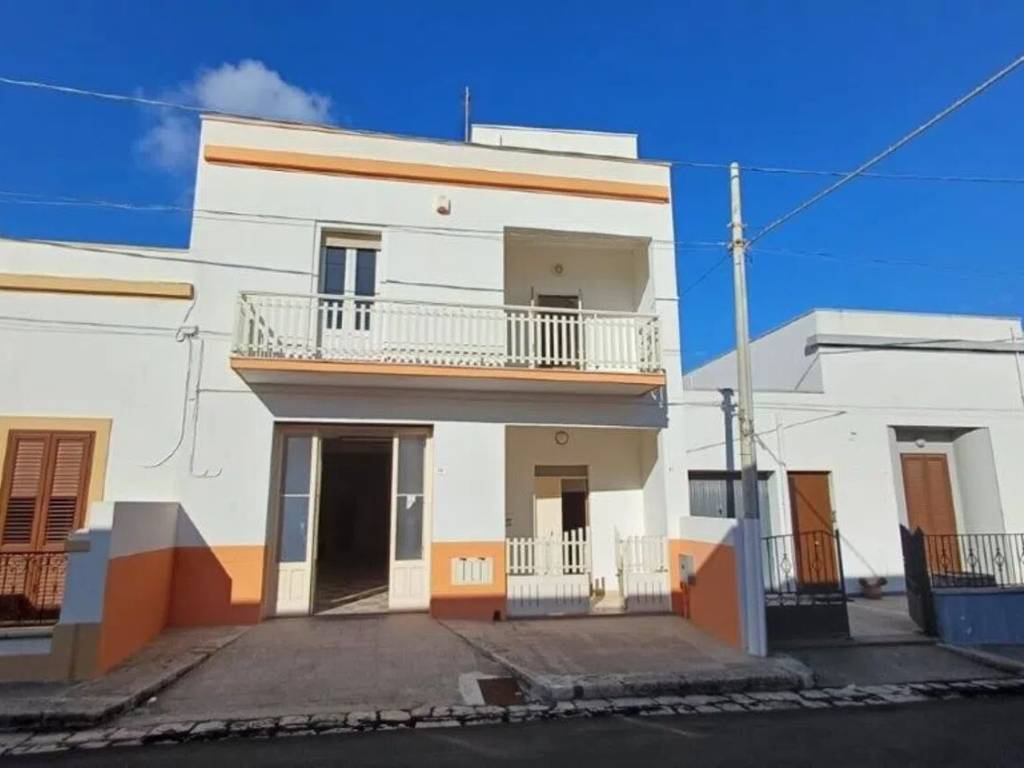 casa indipendente in vendita a Castrignano del Capo