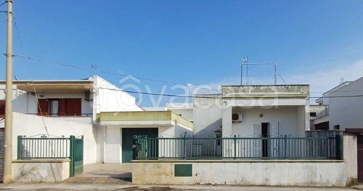 casa indipendente in vendita a Castrignano del Capo in zona Salignano
