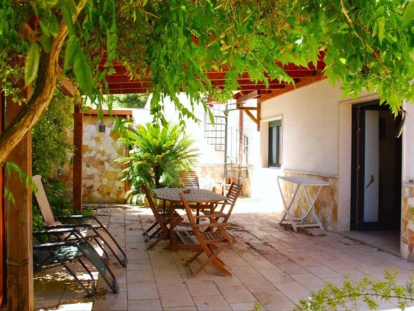 casa indipendente in vendita a Castrignano del Capo in zona Santa Maria di Leuca
