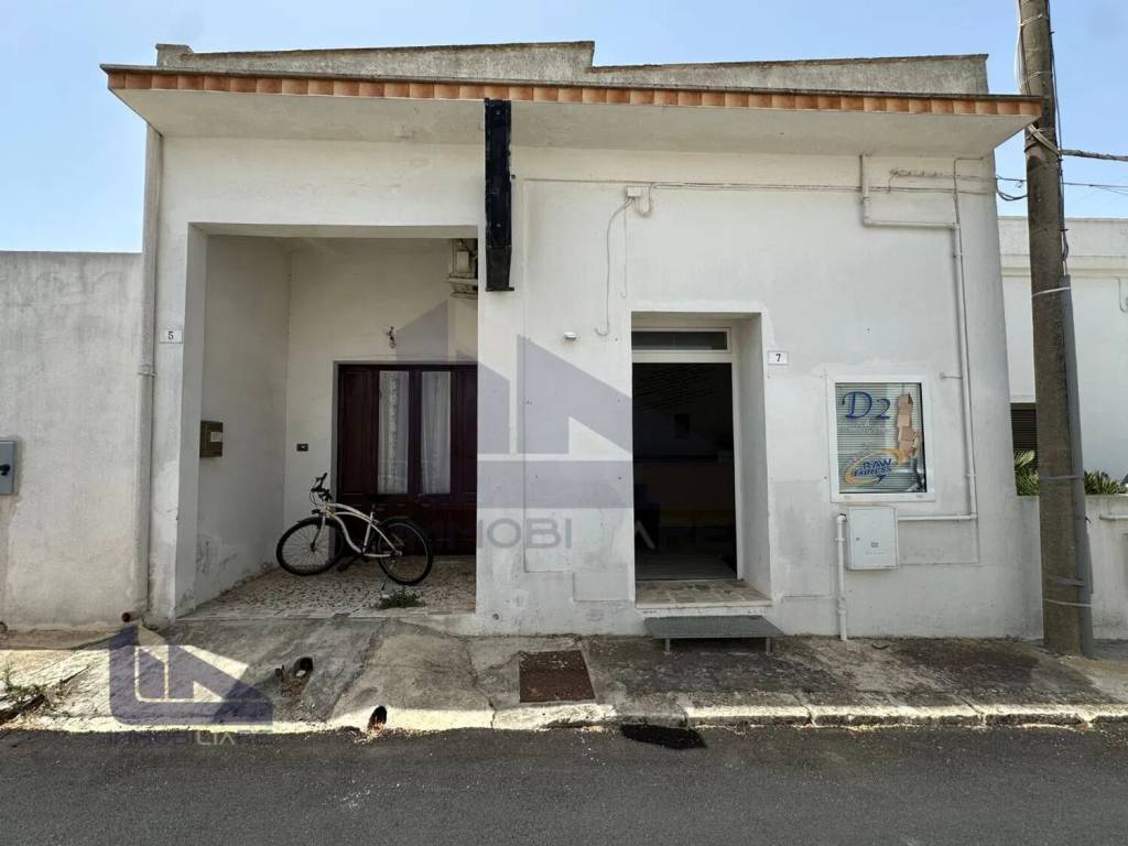 casa indipendente in vendita a Castrignano del Capo