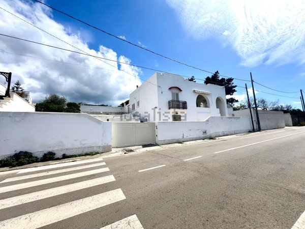 casa indipendente in vendita a Castrignano del Capo in zona Santa Maria di Leuca