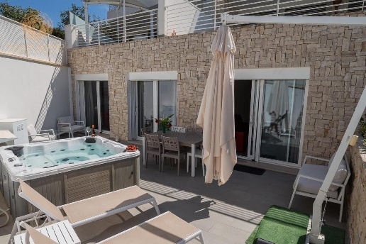 appartamento in vendita a Castrignano del Capo in zona Santa Maria di Leuca