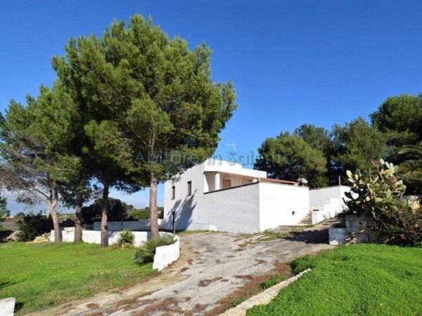 casa indipendente in vendita a Castrignano del Capo