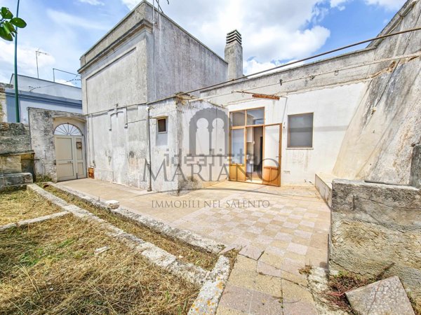 casa indipendente in vendita a Castrignano del Capo