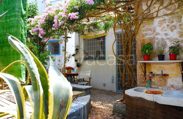 casa indipendente in vendita a Castrignano del Capo in zona Santa Maria di Leuca
