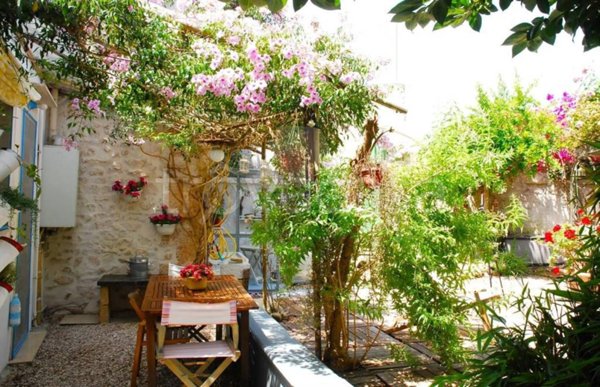 casa indipendente in vendita a Castrignano del Capo in zona Santa Maria di Leuca