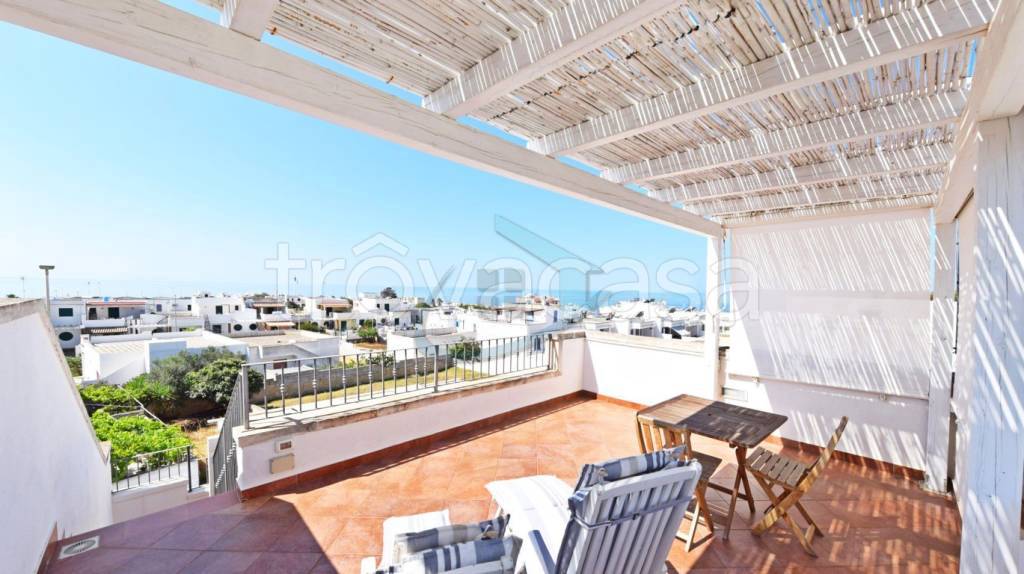 casa indipendente in vendita a Castrignano del Capo in zona Santa Maria di Leuca