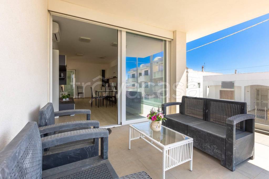 appartamento in vendita a Castrignano del Capo in zona Santa Maria di Leuca