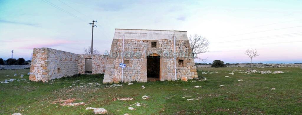 terreno agricolo in vendita a Castrignano del Capo in zona Santa Maria di Leuca