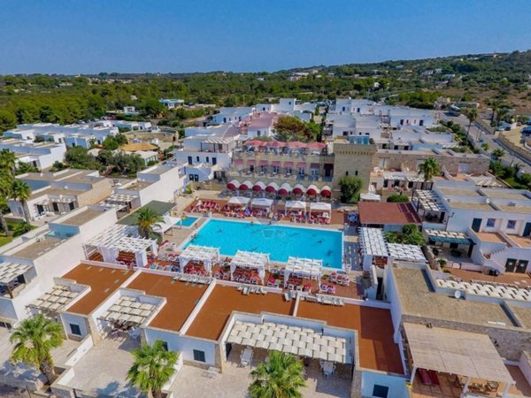 appartamento in vendita a Castrignano del Capo in zona Santa Maria di Leuca