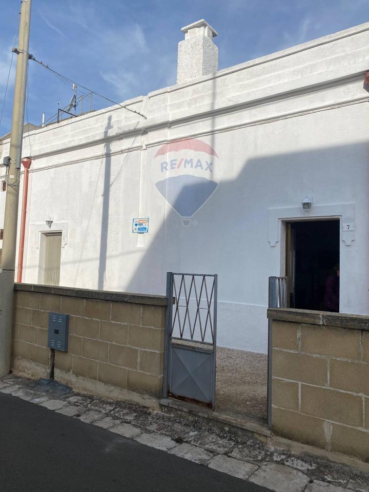 casa indipendente in vendita a Castrignano del Capo in zona Salignano