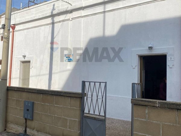 casa indipendente in vendita a Castrignano del Capo in zona Salignano