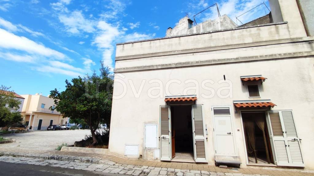 appartamento in vendita a Castrignano del Capo in zona Santa Maria di Leuca