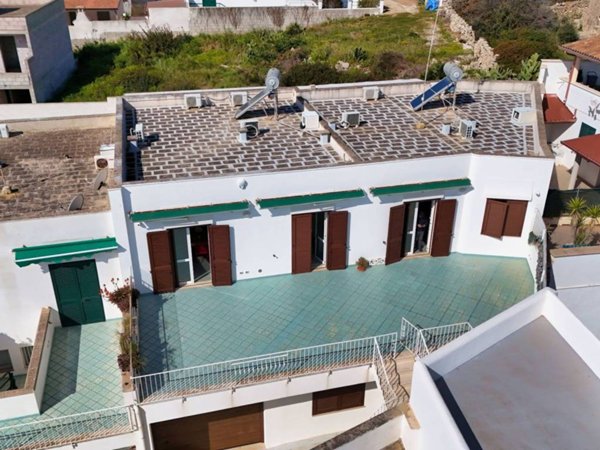 casa indipendente in vendita a Castrignano del Capo