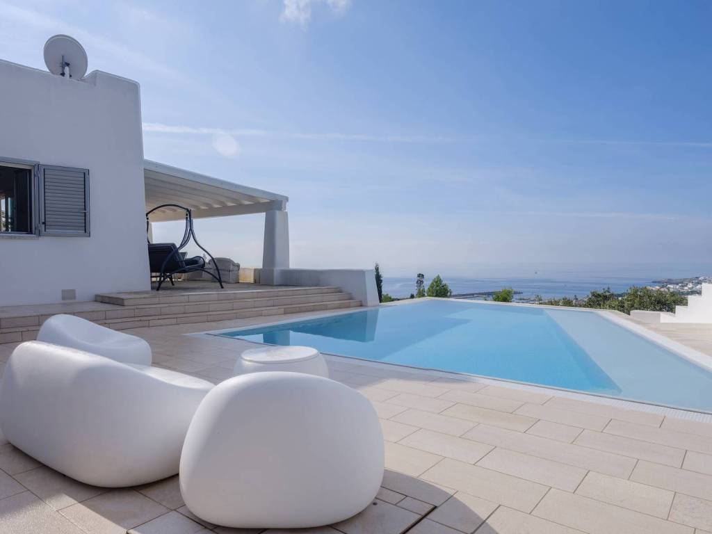 casa indipendente in vendita a Castrignano del Capo in zona Santa Maria di Leuca